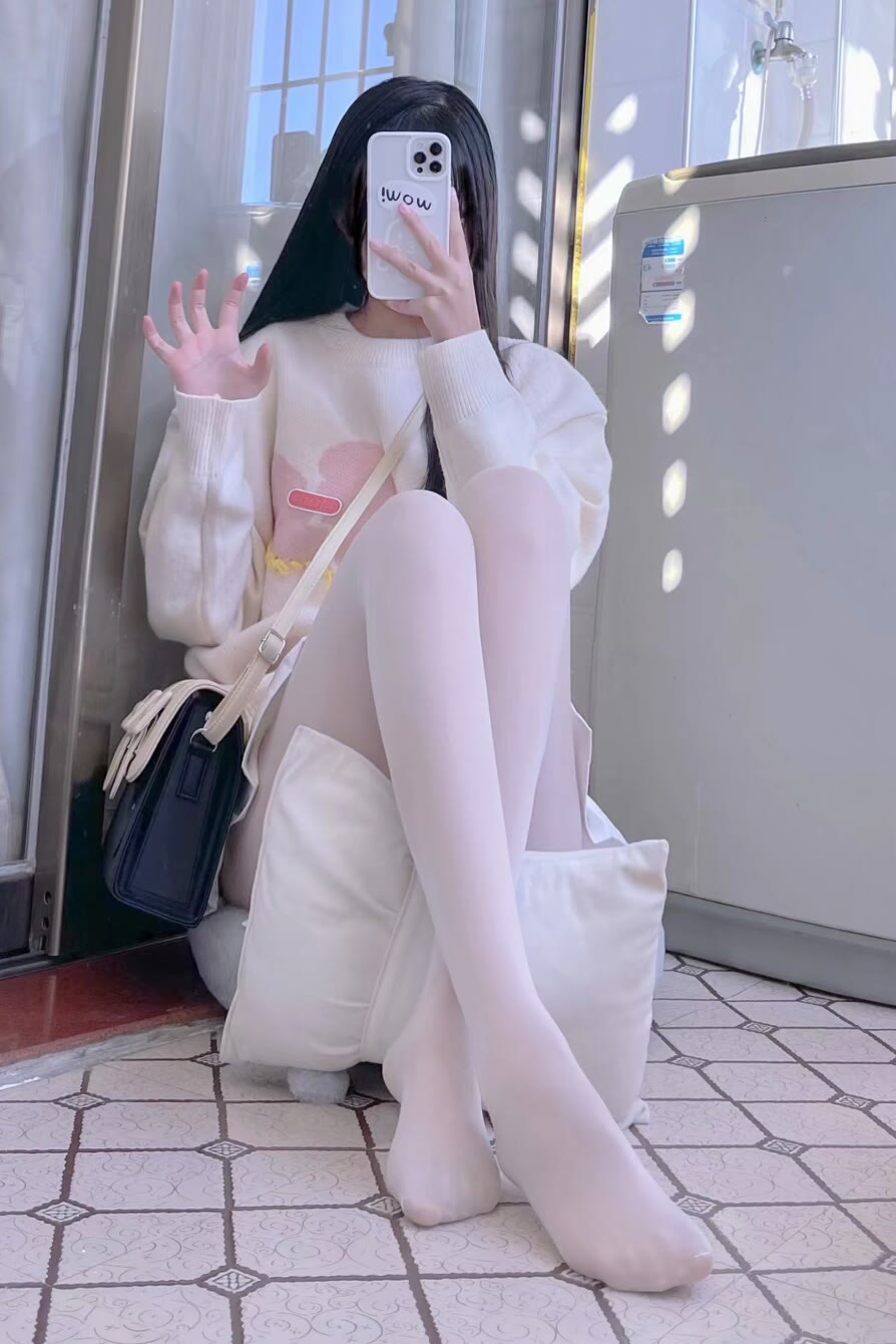 在角落的白丝超短裙大长腿小萝莉-自拍社区-日常生活-书宇源码网